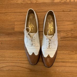 Gorgeous Salvatore Ferragamo oxford flats in great used condition